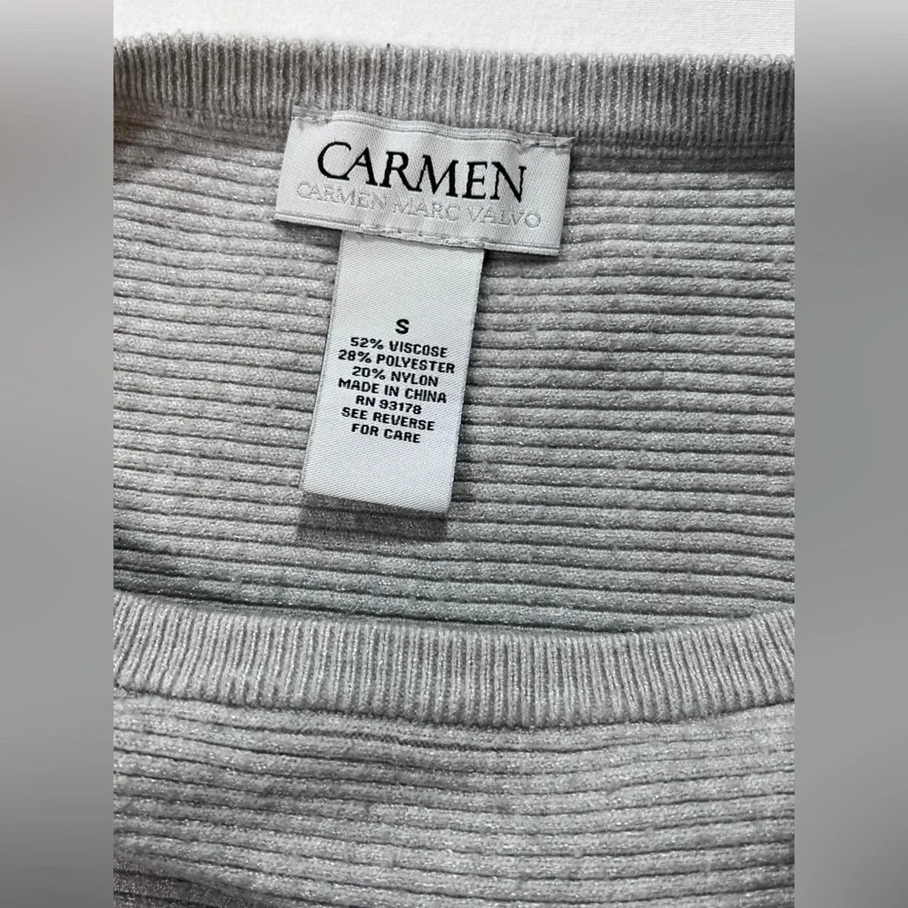 🛍️CARMEN MARC VALVO Light gray bat wing sweater‎ size S.
